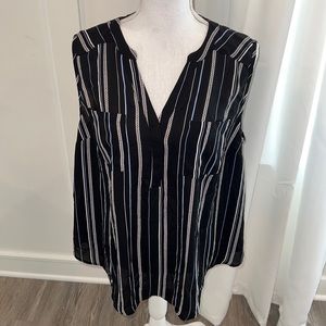 NWT Torrid Black Blue & White Blouse